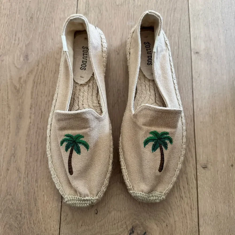 Soludos woman’s Beige Loafers with Palm Tree Design